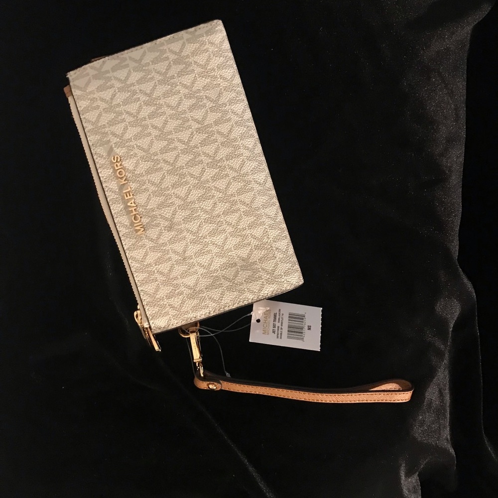 Michael Kors Smart Phone Wallet